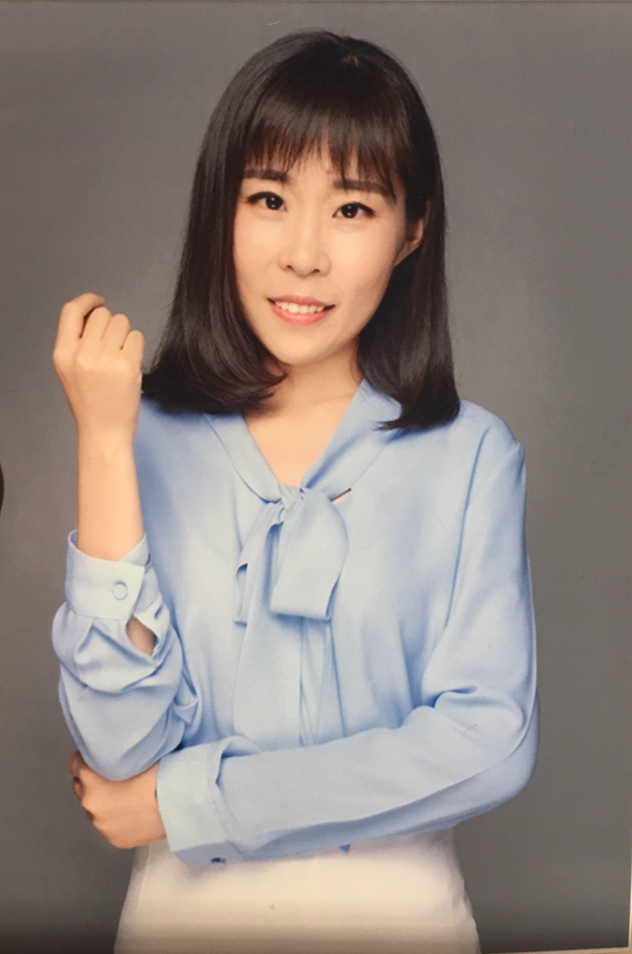 李艳.jpg 李艳.jpg